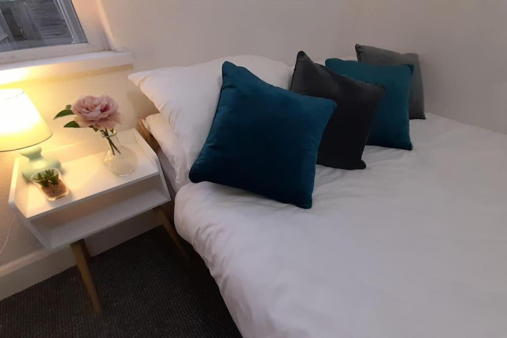 Spacious 4 Bedroom, Free Netflix, Central Location Cardiff Exterior foto