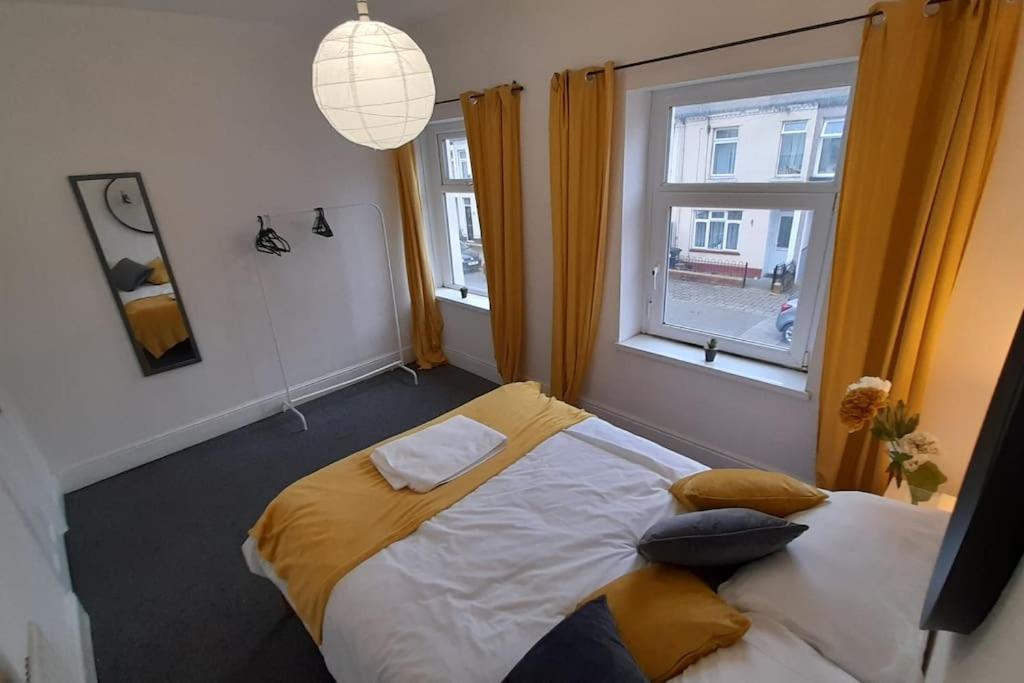Spacious 4 Bedroom, Free Netflix, Central Location Cardiff Exterior foto