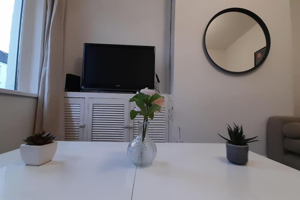 Spacious 4 Bedroom, Free Netflix, Central Location Cardiff Exterior foto