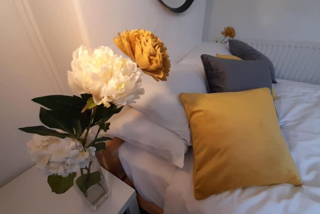 Spacious 4 Bedroom, Free Netflix, Central Location Cardiff Exterior foto
